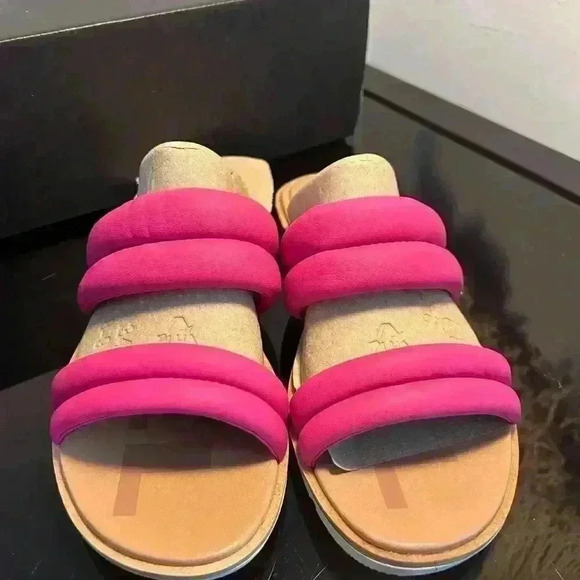 NEW WITH BOX  Women's Sorel  Ell II Puff Slide Sandal Size 8 In Fuchsia - Picture 4 of 6